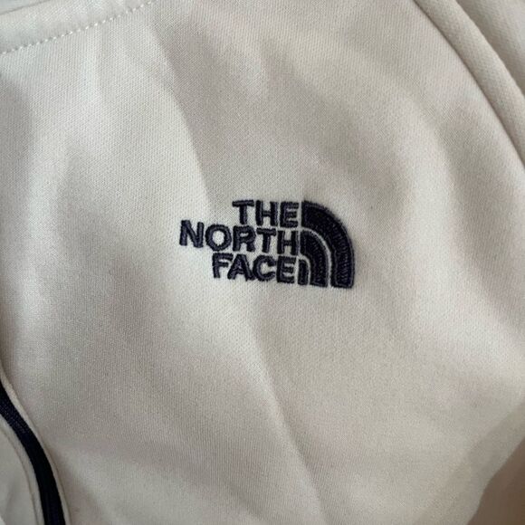 The North Face Hooded Sweater - Picture 6 of 8